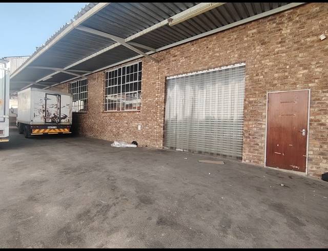 1,000M² WAREHOUSE TO LET IN STEELEDALE